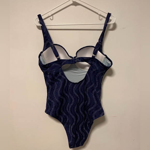 Cupshe Mysterious Sea Sweetheart Push Up One-Piece (Underwire) - Picture 2 of 8
